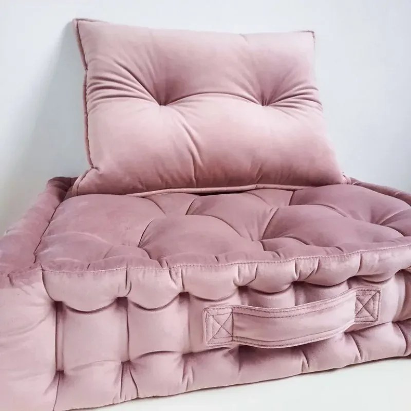 Elegancka poduszka ozdobna z weluru