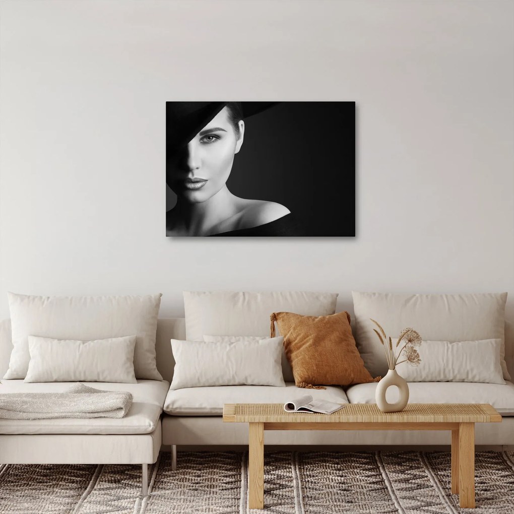 Obraz - Czarno - biały portret kobiety w kapeluszu (70x50 cm)