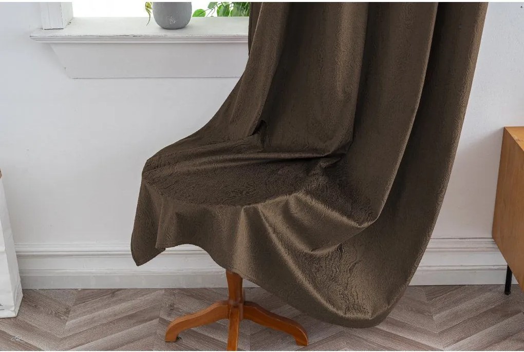 Zaciemniająca zasłona DUNES VELVET 140x250 cm, brązowa Zawieszanie: Taśma z wiązaniami