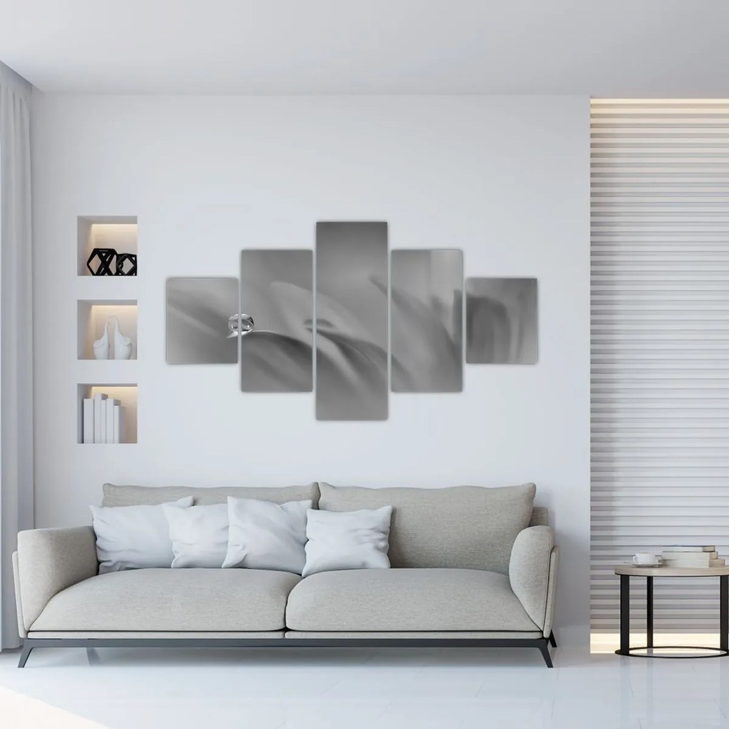 Obraz - Kropla na kwiecie, czarno - biały (125x70 cm)