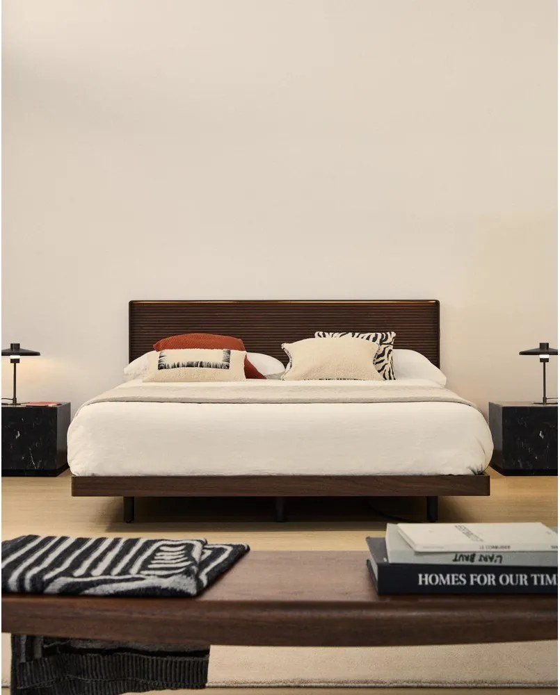 Brązowe łóżko dwuosobowe z litego drewna brzozowego ze stelażem 180x200 cm Norlen – Kave Home