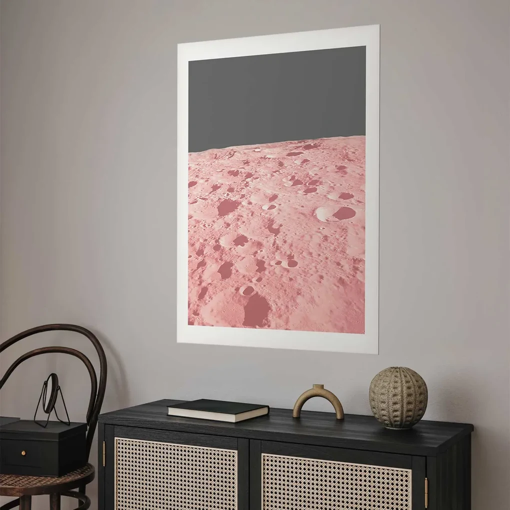 Plakat Różowy księżyc 60x90 cm bez ramy z marginesem ARTGEIST B