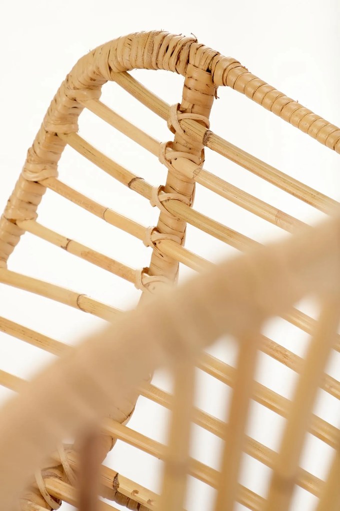 Rattanowe krzesło na stalowych nogach K335