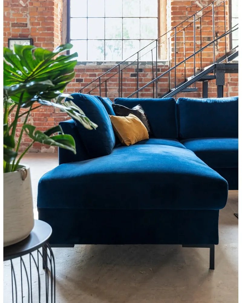Granatowa aksamitna rozkładana sofa w kształcie litery "U" Miuform Lofty Lilly, lewostronna