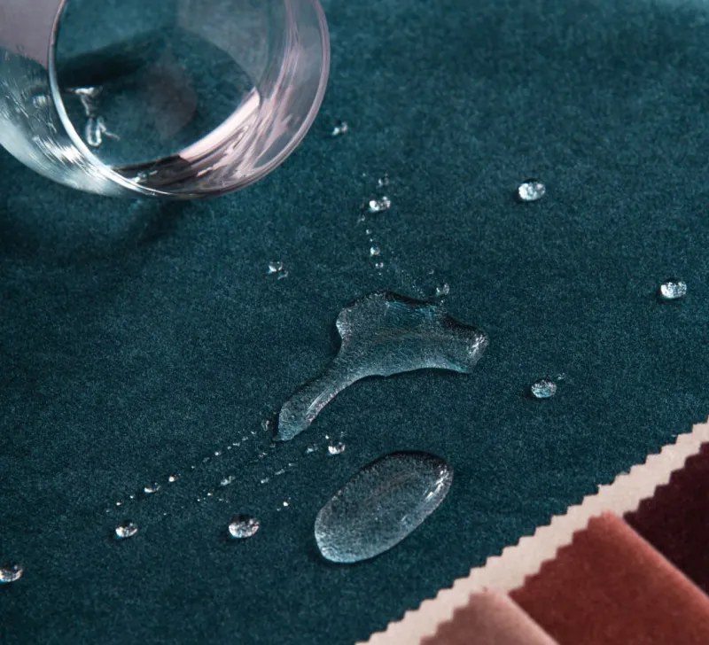 Łóżko tapicerowane Lux z pojemnikiem i zagłówkiem