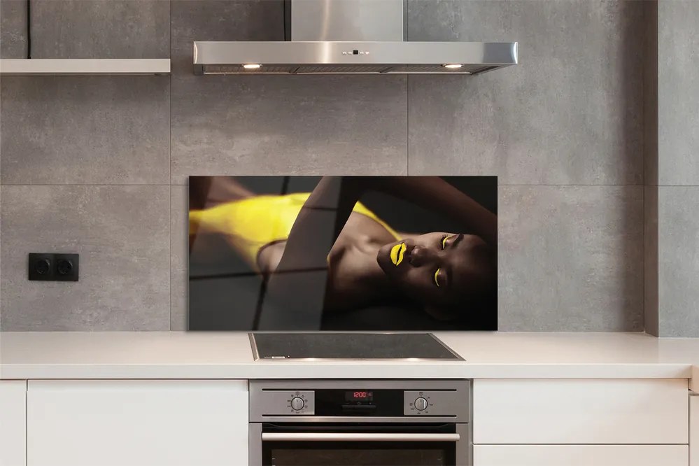 Szklany Panel Kobieta z Żółtymi Ustami