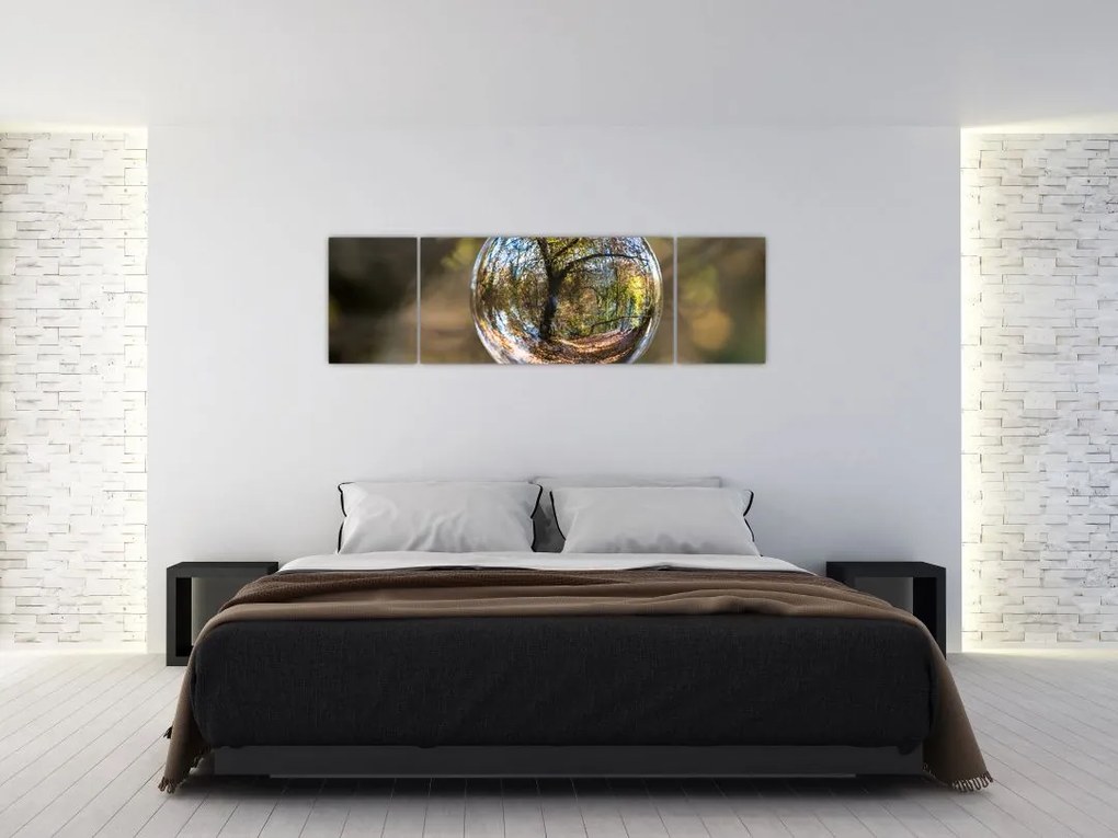 Obraz - Odbicie w szklanej kuli (170x50 cm)