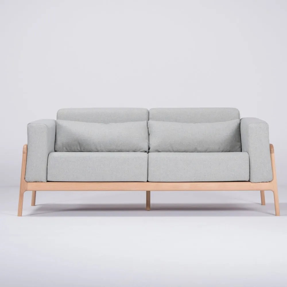 Niebieskoszara sofa z konstrukcją z litego drewna dębowego Gazzda Fawn, 180 cm