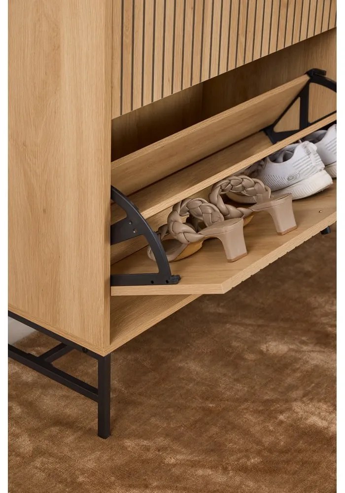 Uchylna szafka na buty w dekorze dębu w naturalnym kolorze 99x140x35 cm Albany – Actona