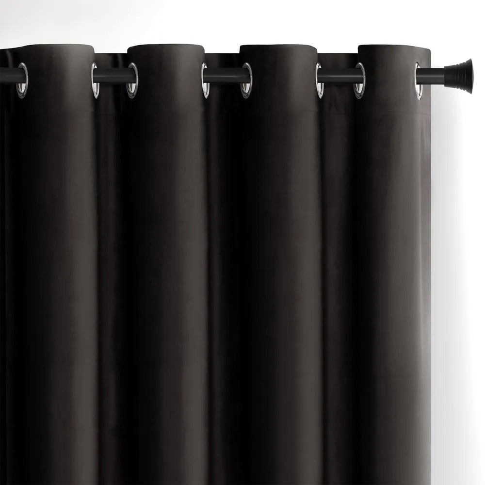 Czarna aksamitna zasłona częściowo zaciemniająca (dimout) 140x270 cm Eyelets – Restilo