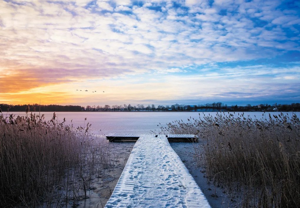 Fototapeta - Zamarznięte jezioro, Ełk, Mazury, Polska (196x136 cm)