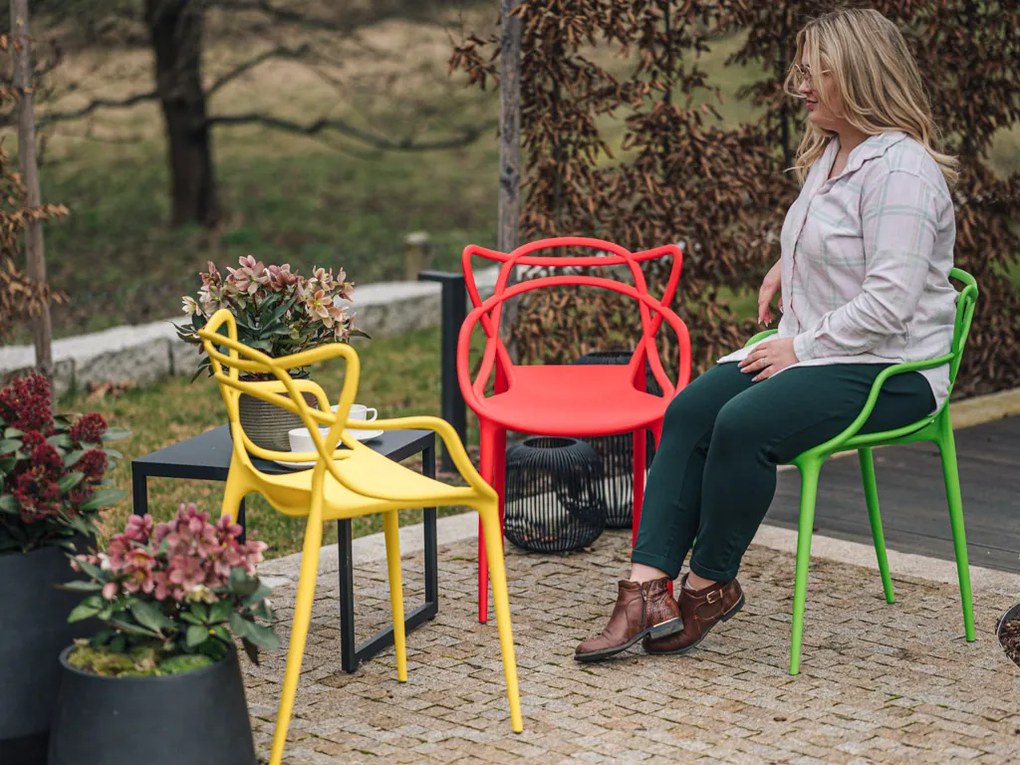 Zestaw 4 czerwonych plastikowych krzeseł KATO
