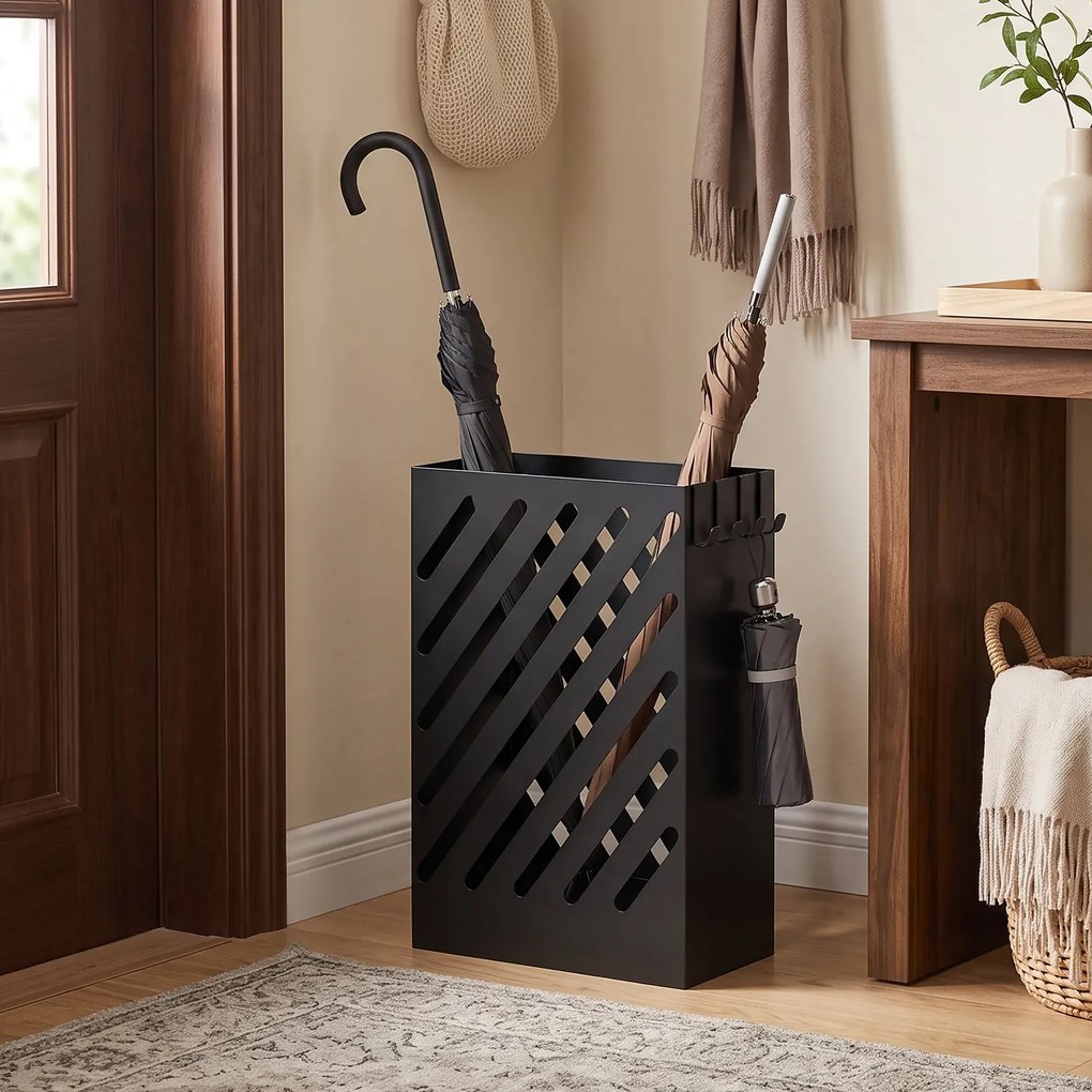 HOMCOM Stojak na parasole z miską ociekową, 4 haczyki, stal, 28D x 14S x 41W cm, Czarny | Aosom PL