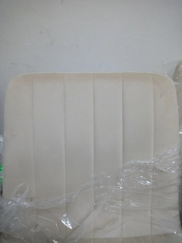 PROMOCJA Kremowe aksamitne krzesło LAVA BUTTER CREAM II. jakość