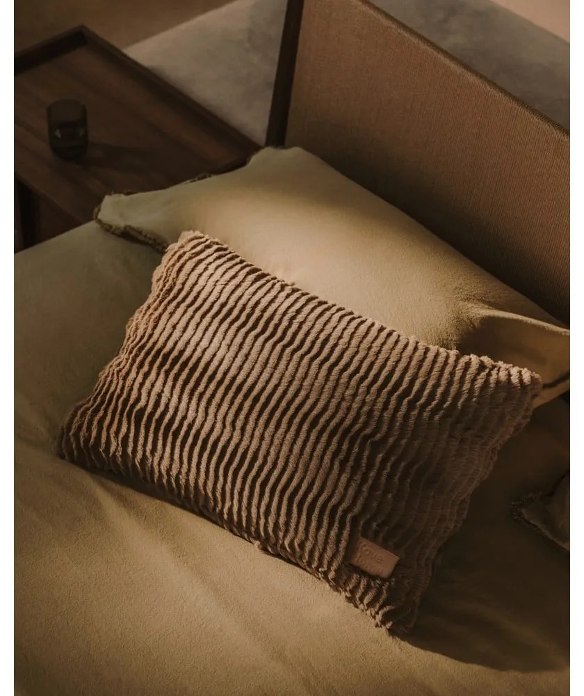 Poszewka na poduszkę ze sztucznego futra 40x60 cm Afni – Kave Home