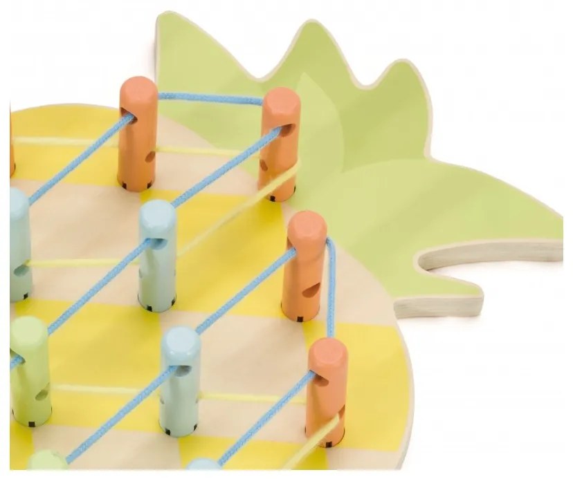 Classic world wooden threader pineapple pegs 21 pcs.