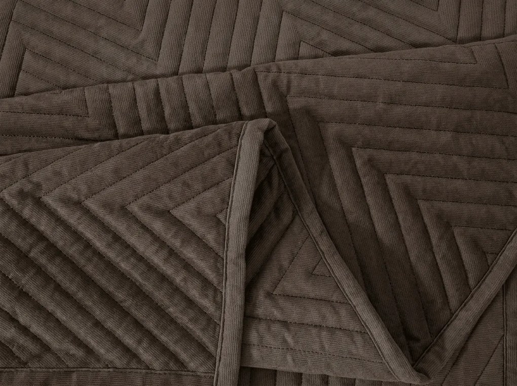 Aksamitna narzuta na łóżko ARROW VELVET, ciemnobrązowy Rozmiar: 170 x 210 cm