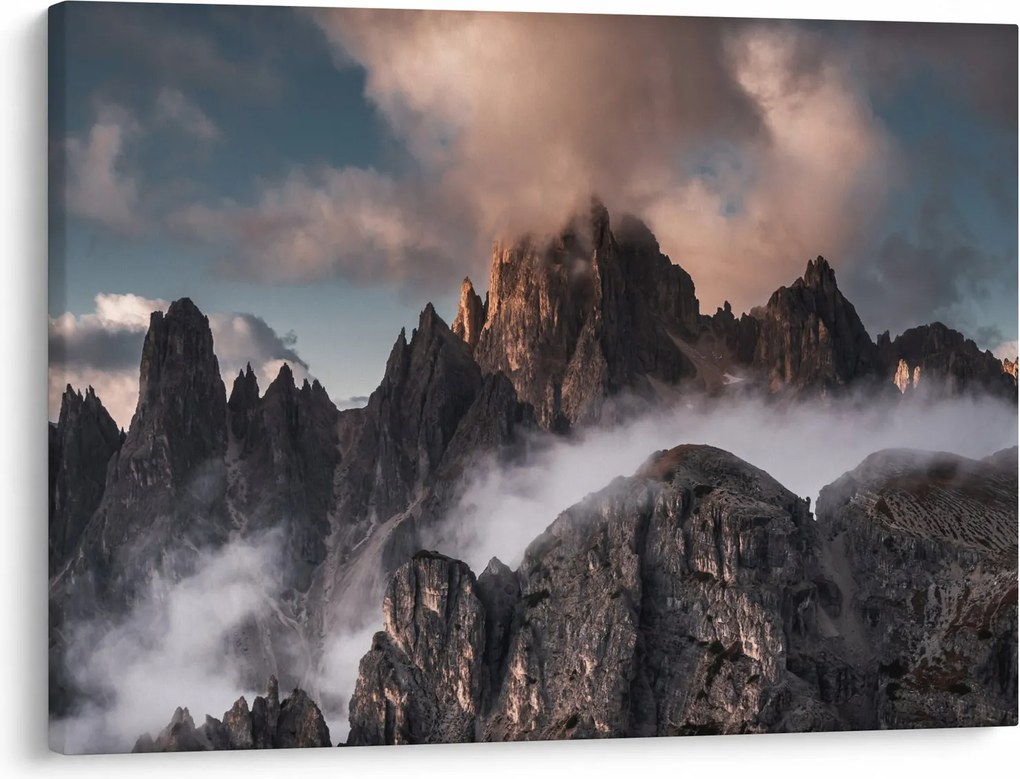 Obraz - Włoskie Dolomity ukryte we mgle (70x50 cm)