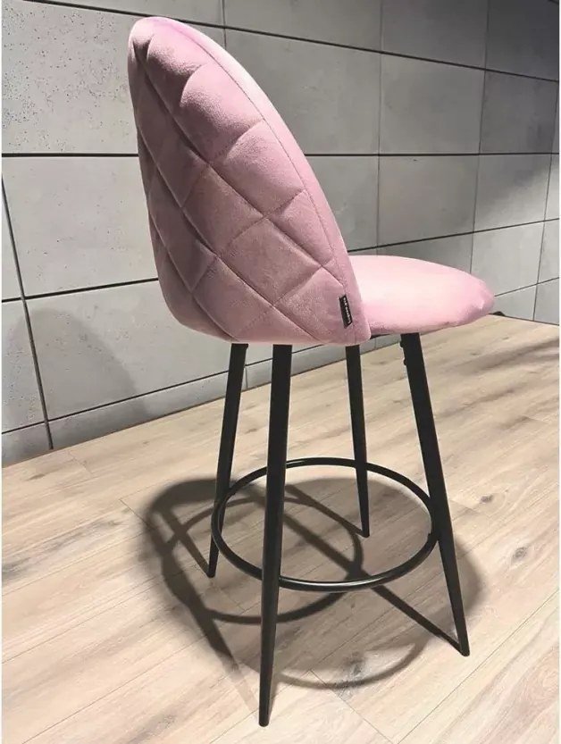 Nowoczesny hoker w stylu glamour z tapicerowanym siedziskiem i metalową podstawą dostępny w 11 kolorach