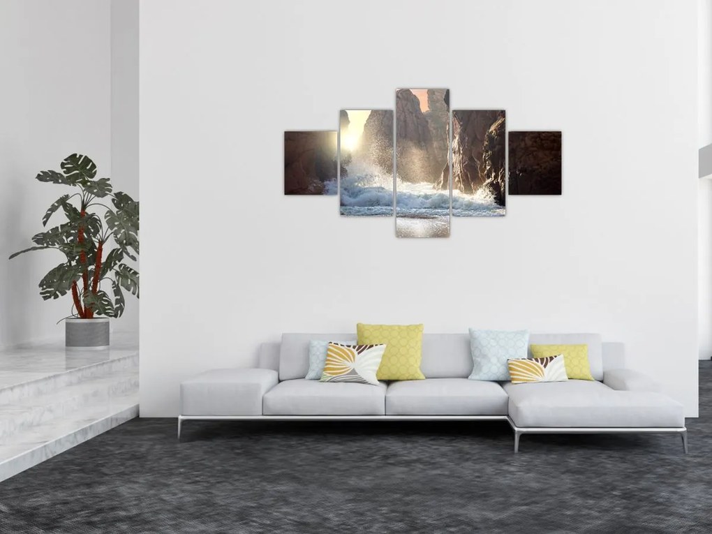 Obraz - Skały i fale oceanu (125x70 cm)