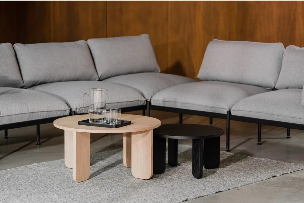 Czarny okrągły stolik z blatem w dekorze dębu ø 55 cm Kuvu – noo.ma