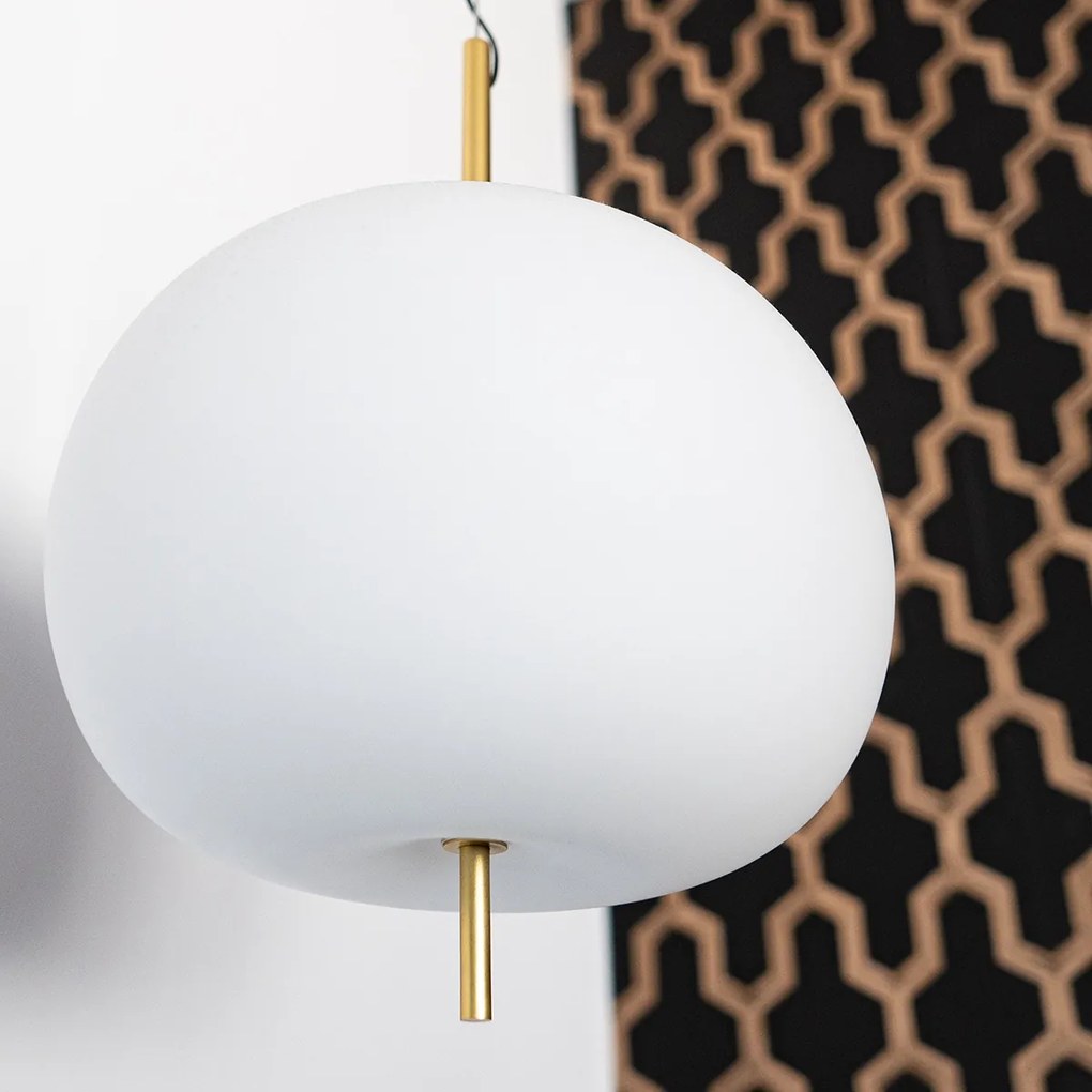 Lampa sufitowa z trzema kloszami i oświetleniem LED Apple 3