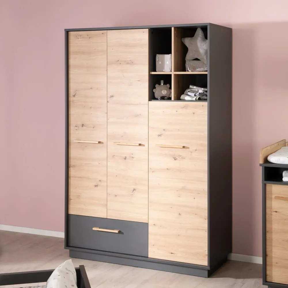 Antracytowo-naturalna szafa dziecięca w dekorze dębu 132x195 cm Lenn – Roba