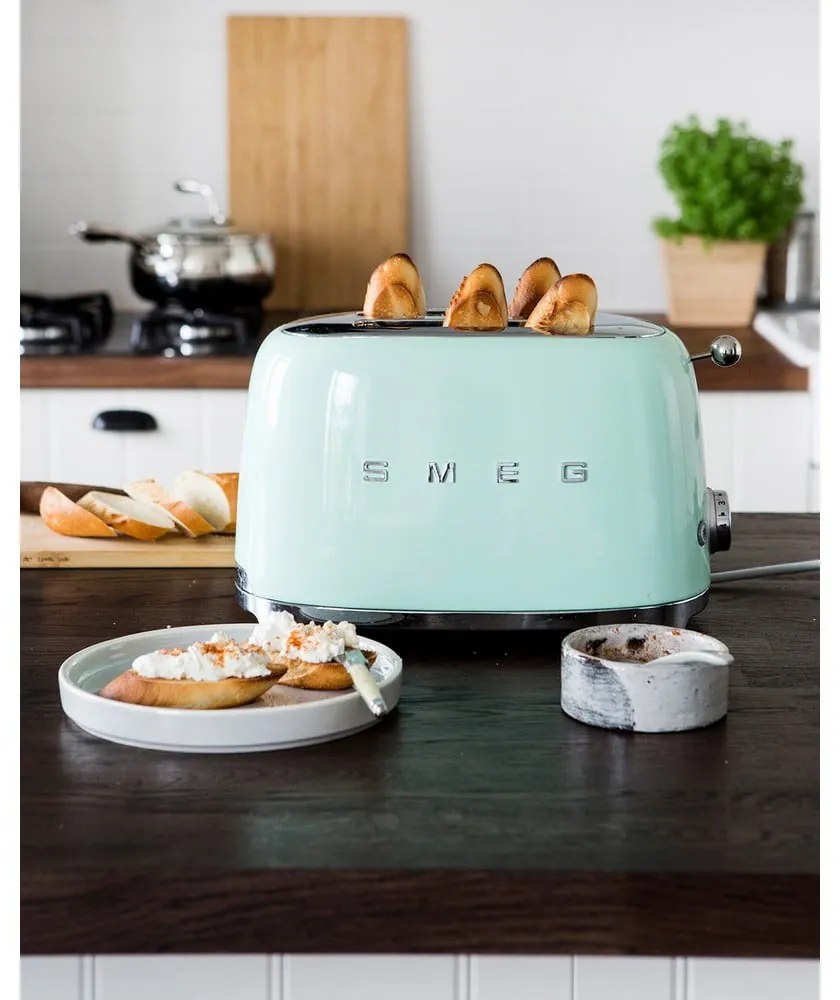 Jasnozielony toster Retro Style – SMEG