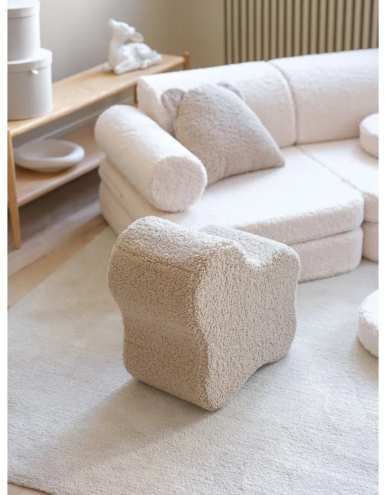 Kremowa sofa dla dzieci z materiału bouclé 132 cm Settee – Wigiwama