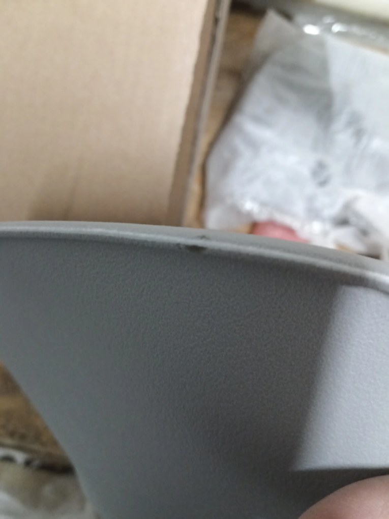 PROMOCJA Jasnoszare krzesło BALI MARK z czarnymi nogami II gatunek