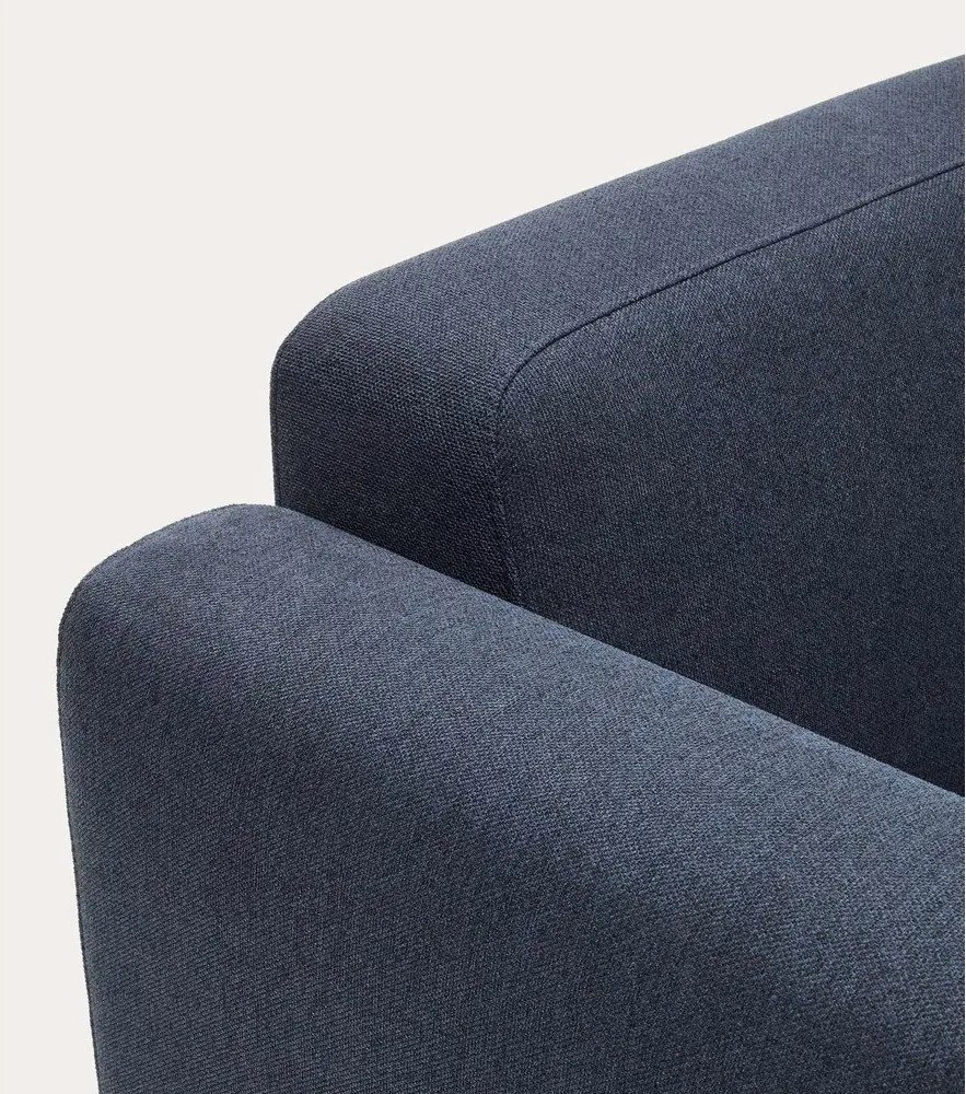 Ciemnoniebieski fotel Neom – Kave Home