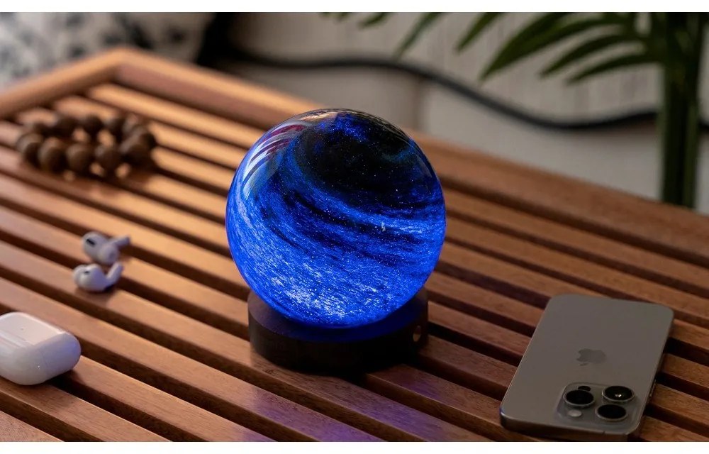 Lampa stołowa LED w ciemnym naturalnym kolorze ze szklanym kloszem (wysokość 9 cm) Stellar Ocean – Gingko