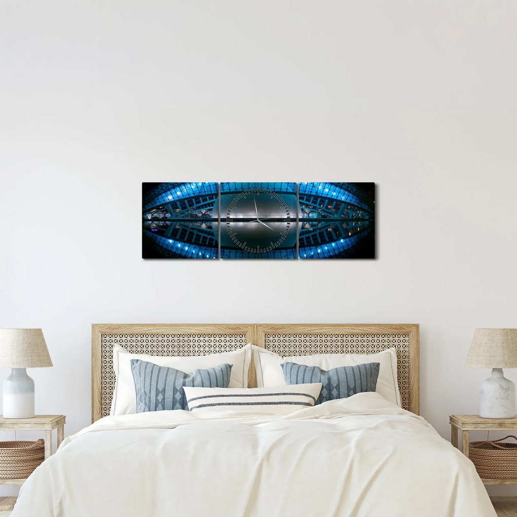 Obraz stadionu piłkarskiego (z zegarem) (90x30 cm)