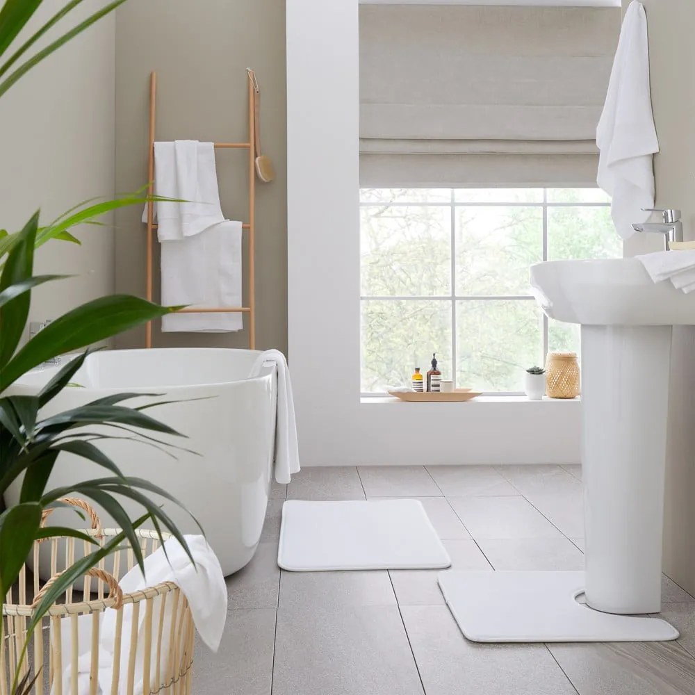 Biały bawełniany ręcznik frotte 50x85 cm Anti-Bacterial – Catherine Lansfield