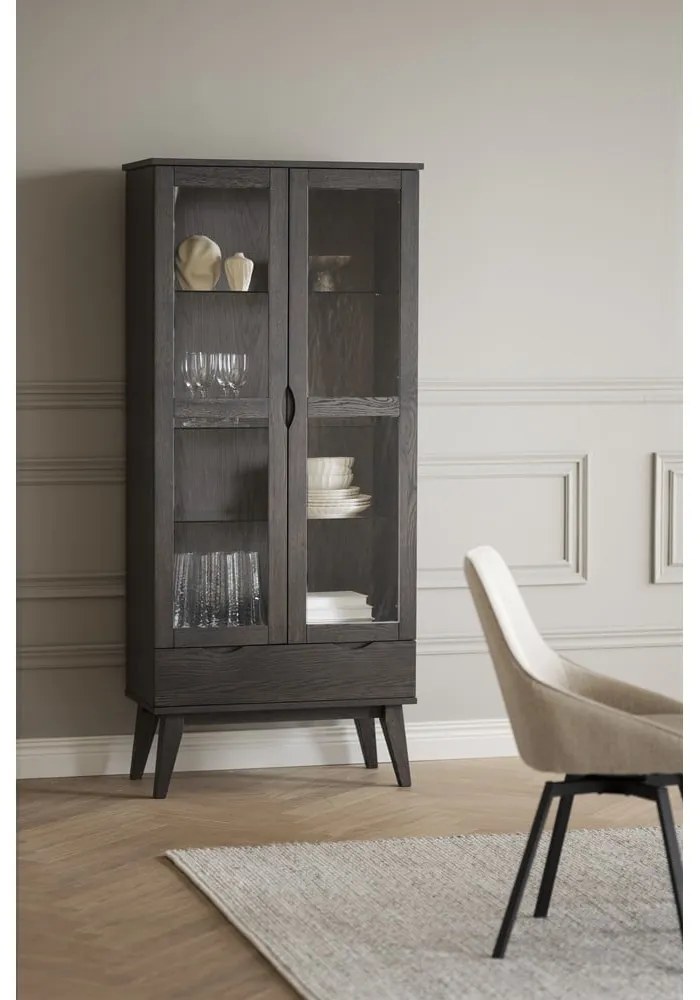 Brązowa witryna w dekorze dębu 82x185 cm Filippa – Rowico