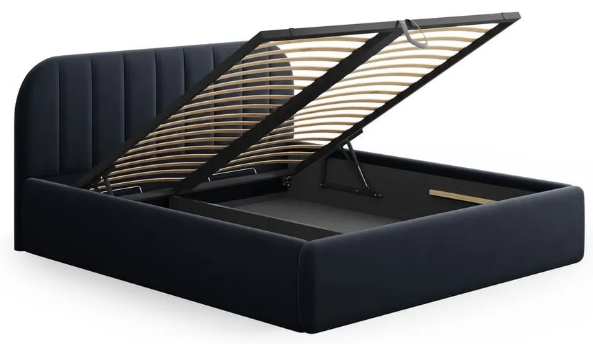 Ciemnoniebieskie tapicerowane łóżko dwuosobowe ze schowkiem ze stelażem 140x200 cm Juno – Windsor &amp; Co Sofas