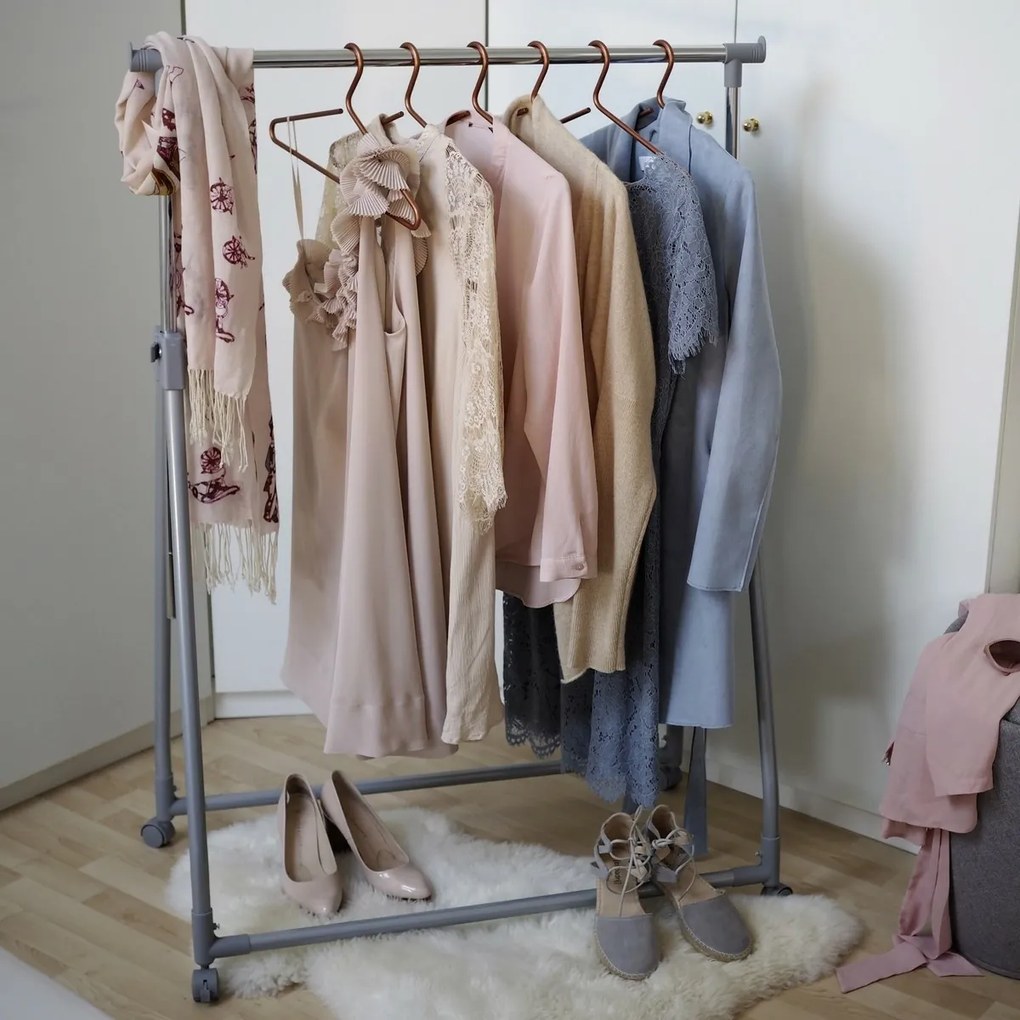 Wenko Regulowany metalowy stojak na kółkach