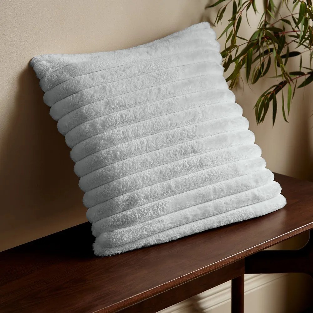 Poduszka dekoracyjna z mikropluszu 45x45 cm Cosy Ribbed – Catherine Lansfield