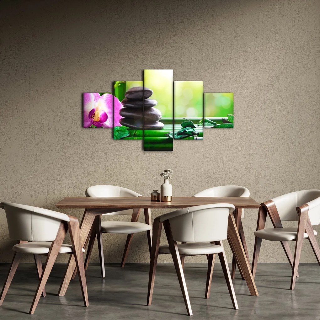 Obraz kamieni do masażu i storczyków na wodzie (125x70 cm)