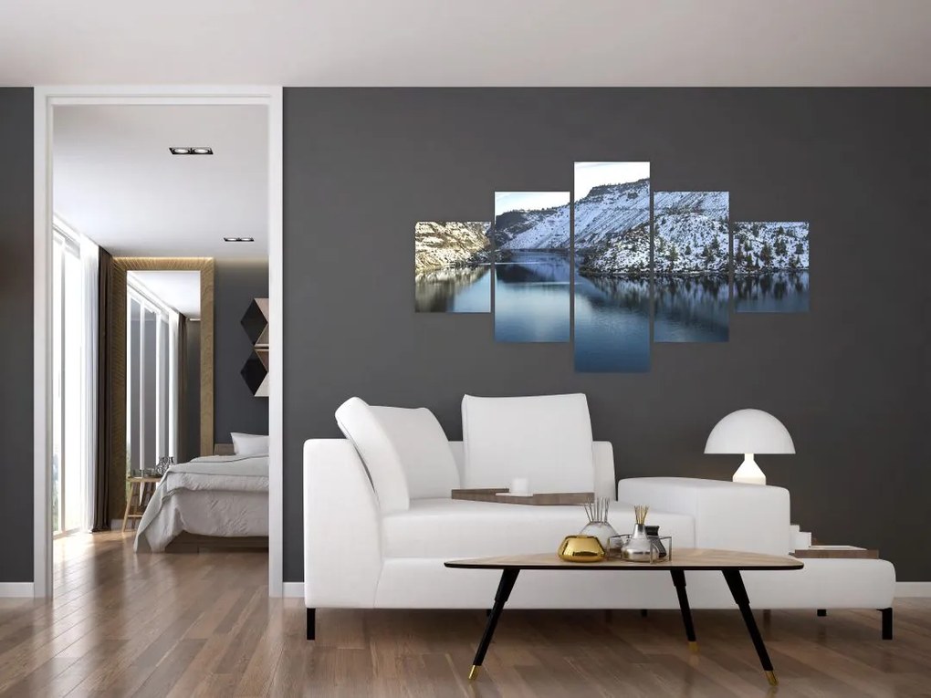 Obraz - zimowy krajobraz z jeziorem (125x70 cm)