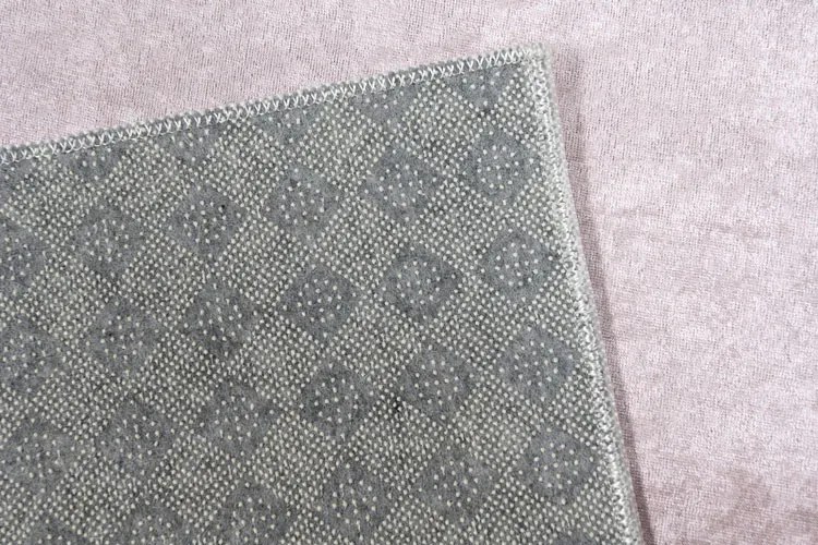 Różowy dywan z misiem do pokoju dziecięcego E0-Z39