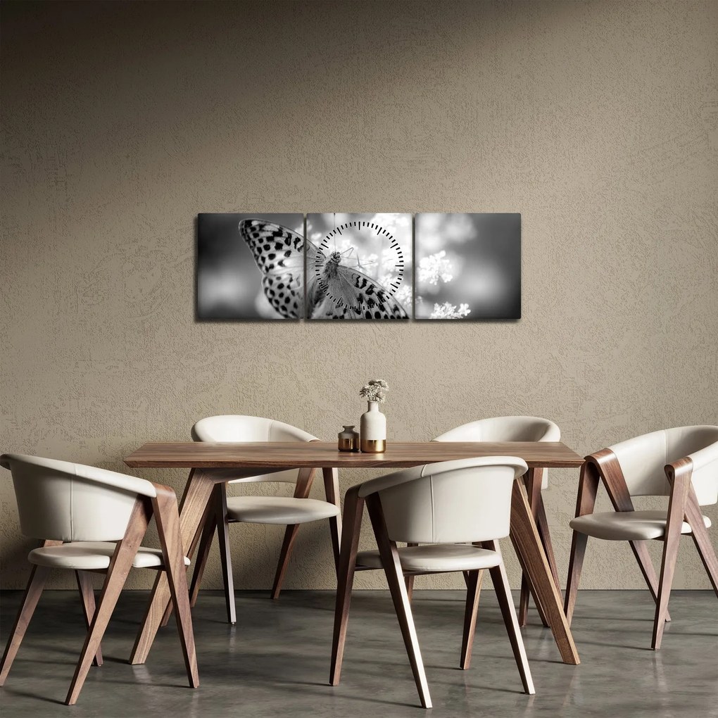 Obraz - Szczegół motyla zapylającego kwiat (z zegarem) (90x30 cm)