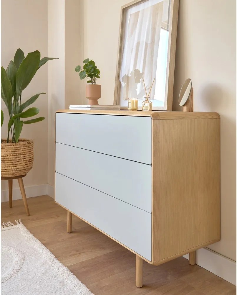 Szaro-naturalna komoda w dekorze jesionu 99x78,5x42 cm Anielle – Kave Home