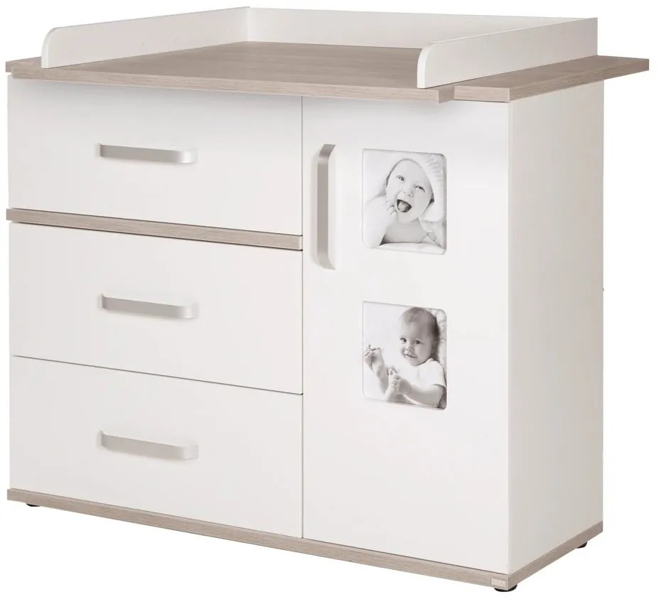 Biała niska komoda dziecięca w dekorze wiązu z przewijakiem 117x102 cm Moritz – Roba