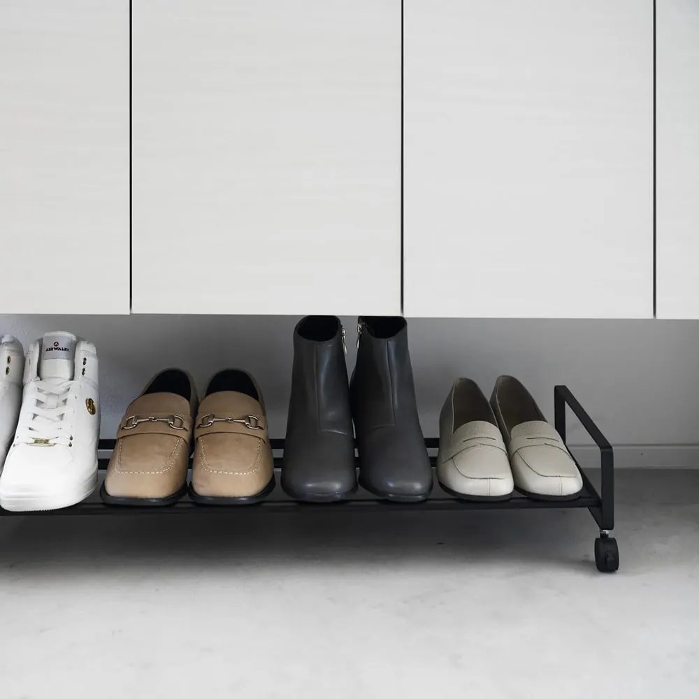 Czarny metalowy regał na buty 83,5x14,5x27,5 cm Tower – YAMAZAKI
