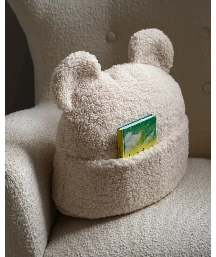 Kremowa poduszka na sofę dziecięcą z materiału bouclé Teddy Pouch – Wigiwama