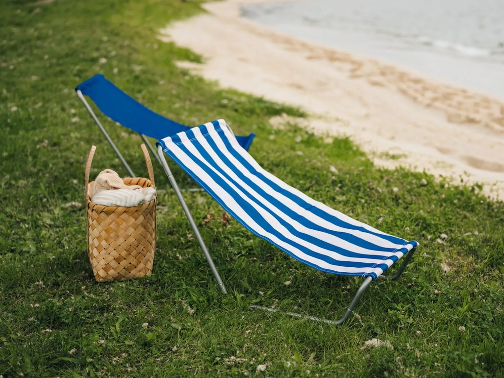 Składane leżak plażowy SAND, niebieskie paski