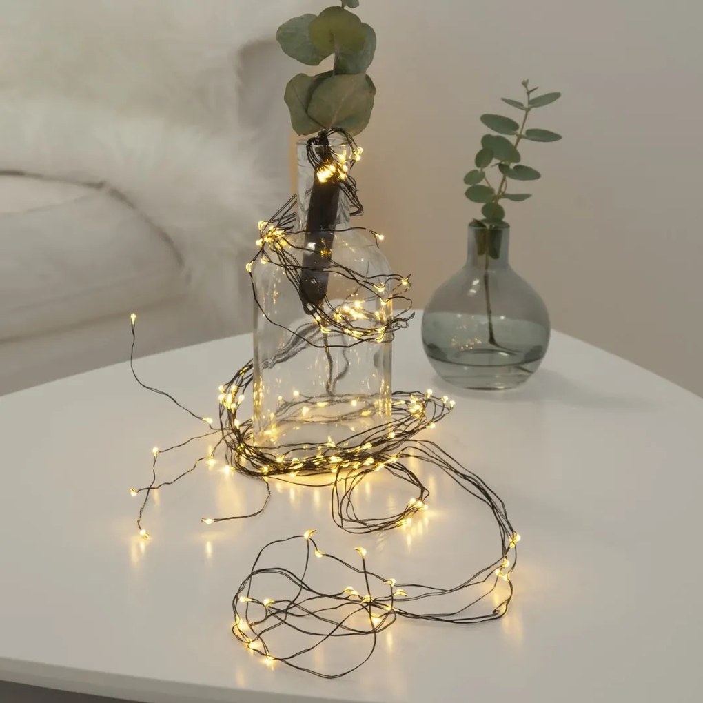 Lampki dekoracyjne LED na czarnym druciku