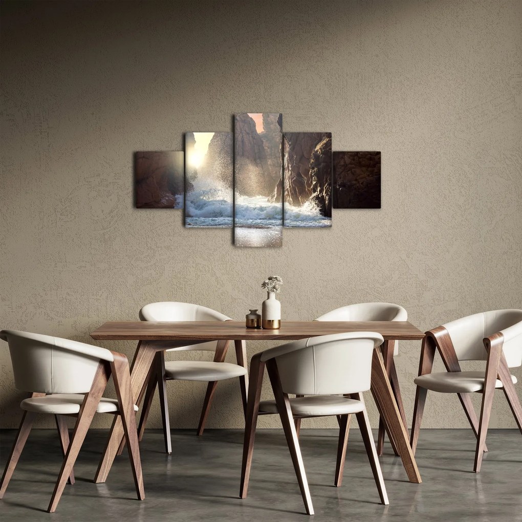Obraz - Skały i fale oceanu (125x70 cm)