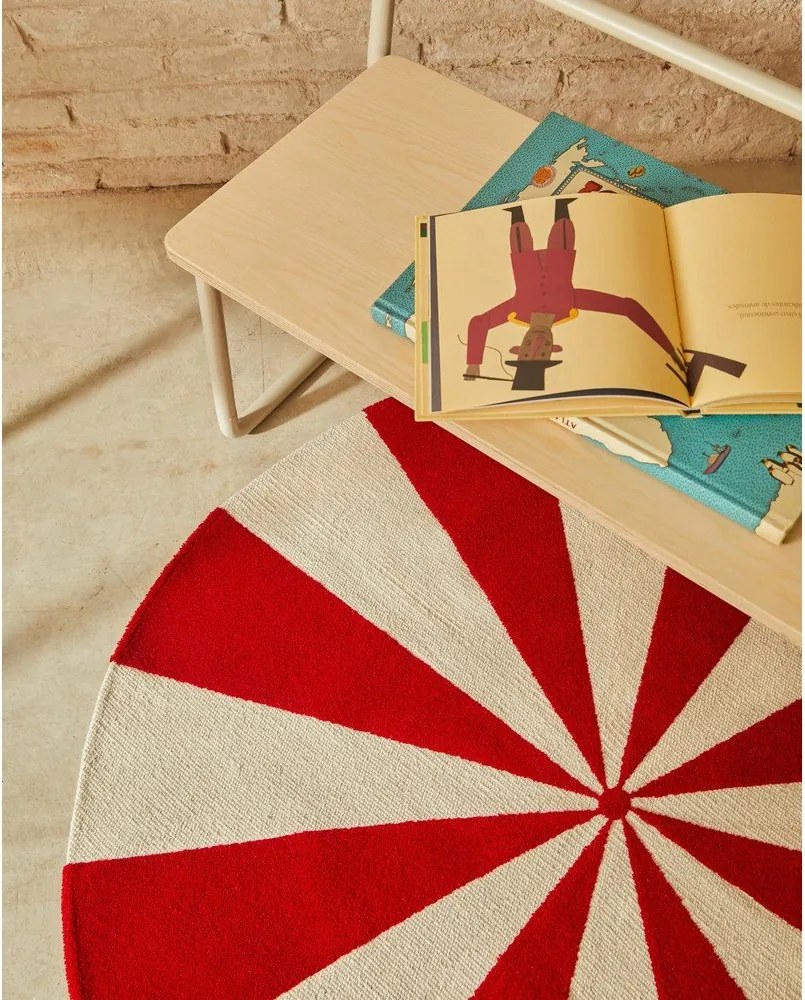 Czerwono-biały dywan dziecięcy z mieszanki bawełny ø100 cm Wirla – Kave Home